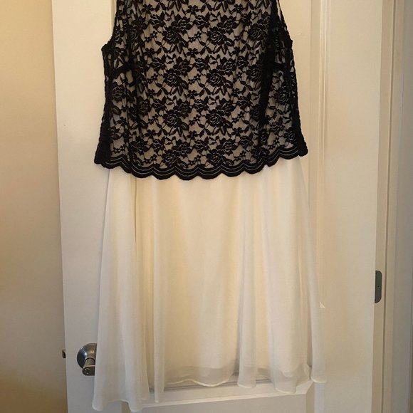 Plus Size Dress - 18W Dress Barn - Picture 2 of 2
